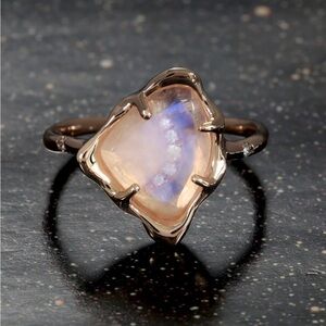 Sirciam 14k Yellow Gold Lunar Flare Ring 8 **open to reasonable offers :)**